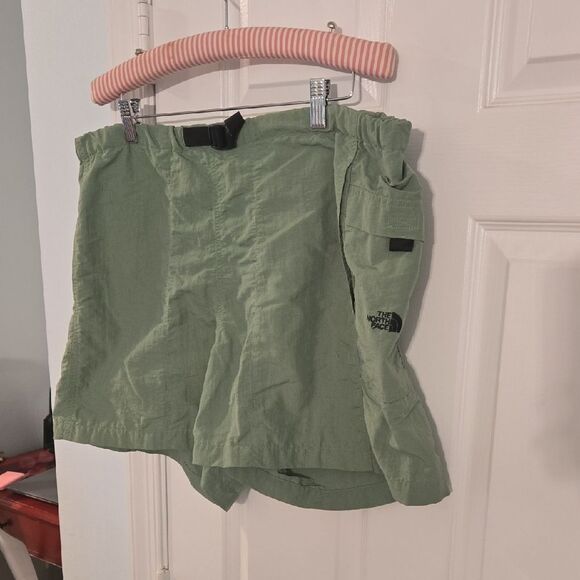 The North Face Sage Green Utility Shorts - Picture 1 of 6